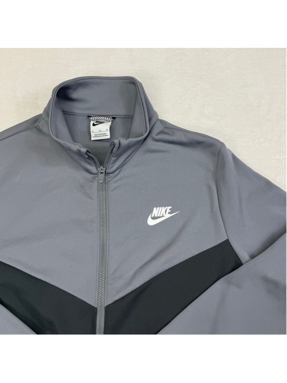 Boys Nike Gray Black Full Zip Track Jacket XL